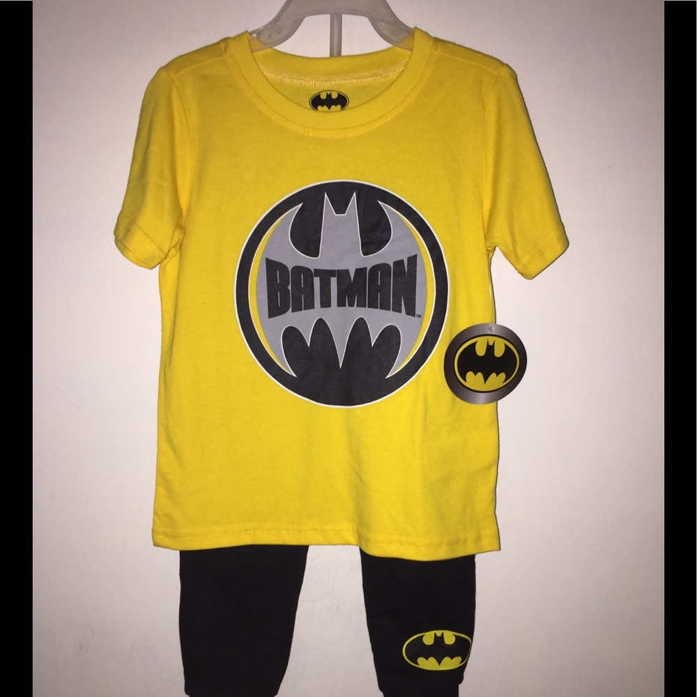 Boys two-price Batman outfit
